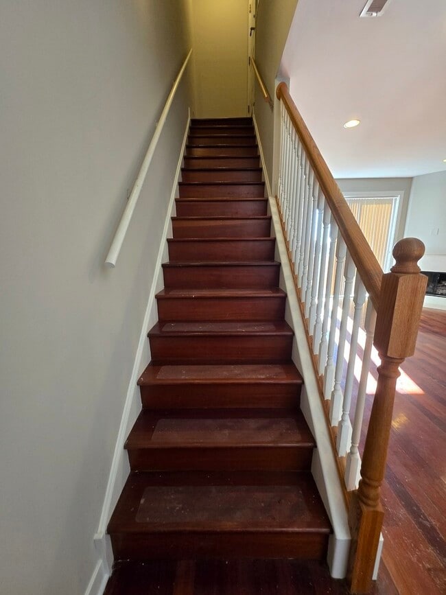 Building Photo - 2358 W School St