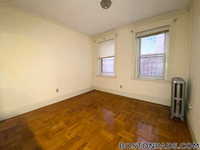 Building Photo - 40 Queensberry St