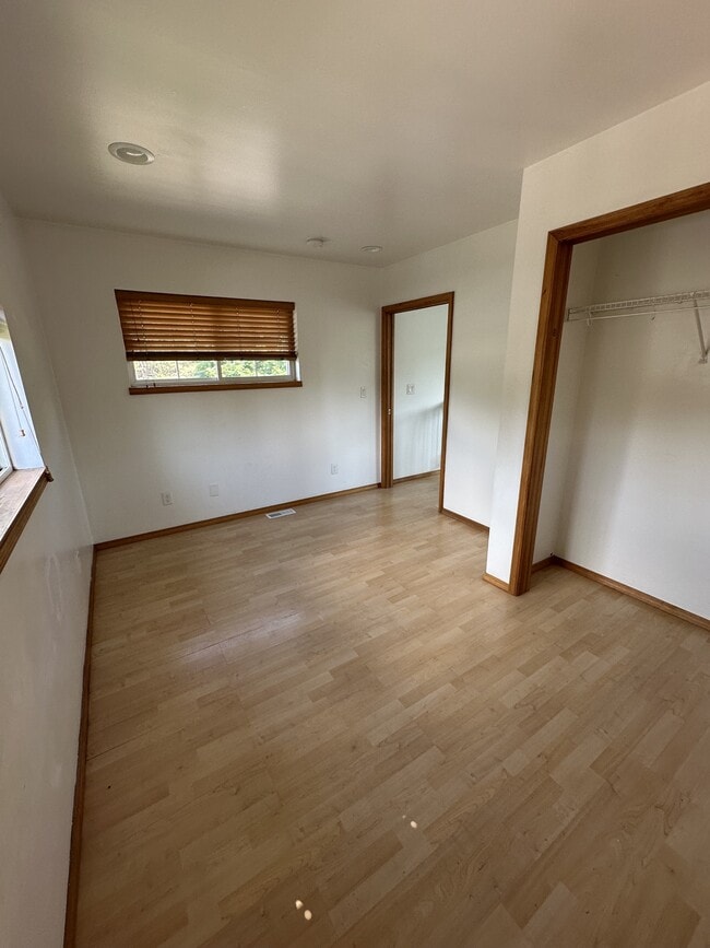 Building Photo - 2009 Maurice Ave