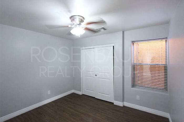 Building Photo - 854 S San Marcos Dr