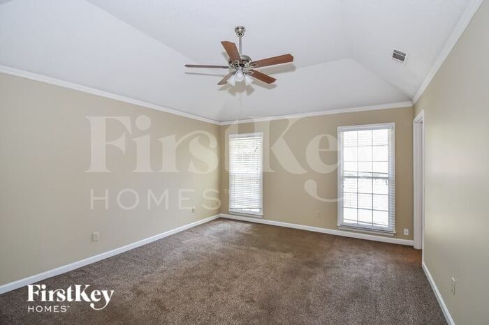 Building Photo - 7452 Kingsland Dr