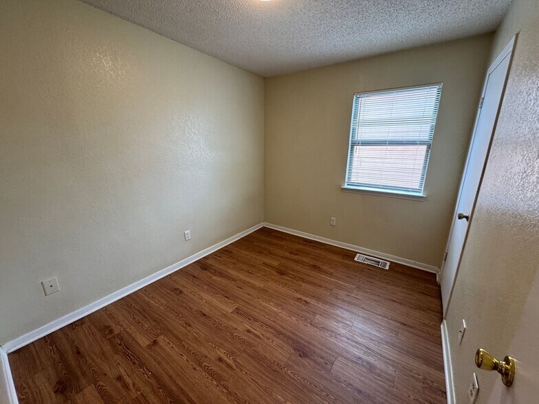 Building Photo - 3407 Victoria Cir