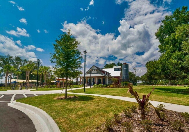 Building Photo - Gorgeous 4/ 2.5 Home in the Beautiful Lake Asbury Area of Clay County! $2,550.00