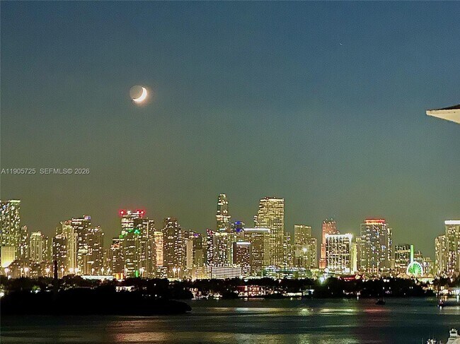 Building Photo - 1340 Lincoln Rd