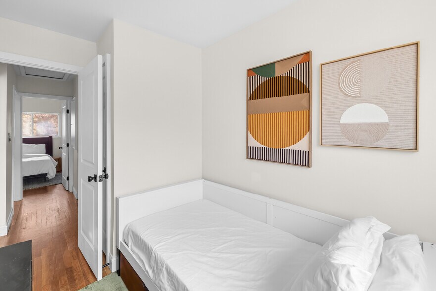 Building Photo - 125 Urell Pl NE