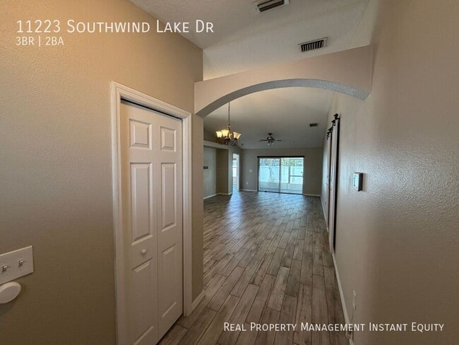 Building Photo - 11223 Southwind Lake Dr