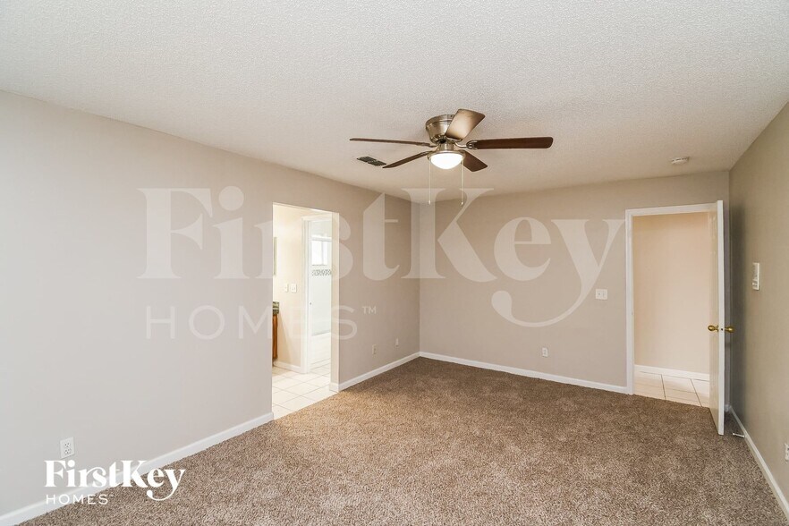 Building Photo - 3500 Wentworth Cir W