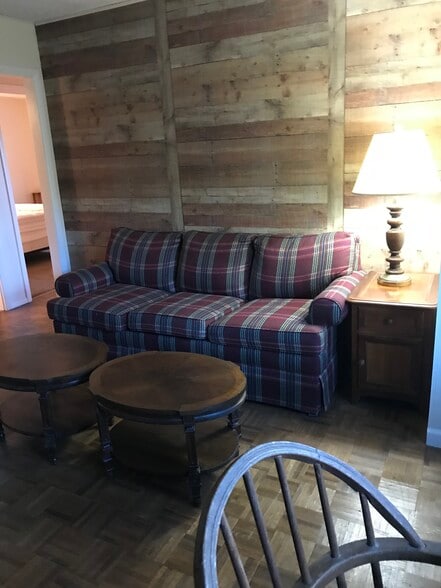 Living Area - 172 Cross Park Dr