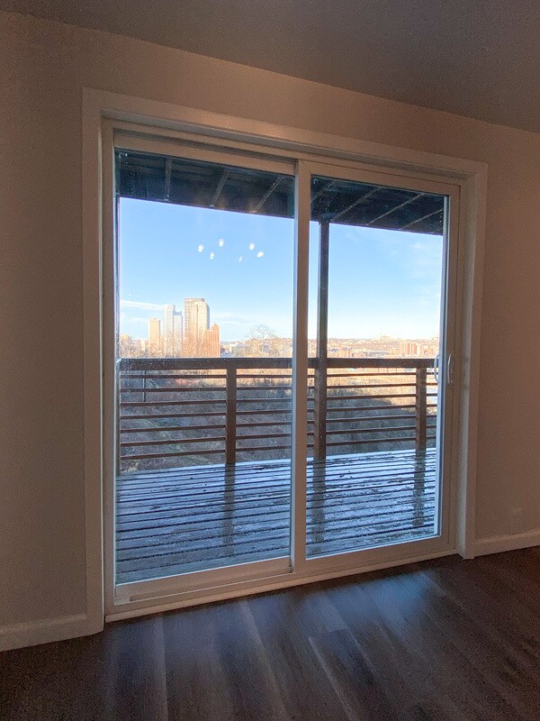 Building Photo - 139-141 E Sycamore St