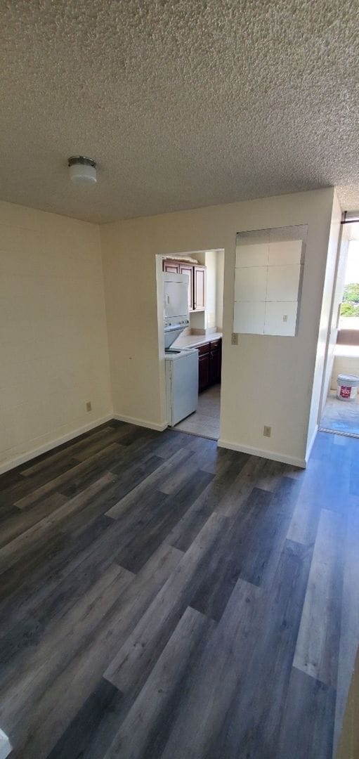 Building Photo - Hidden Gem Location ... Secured 1 bedroom!