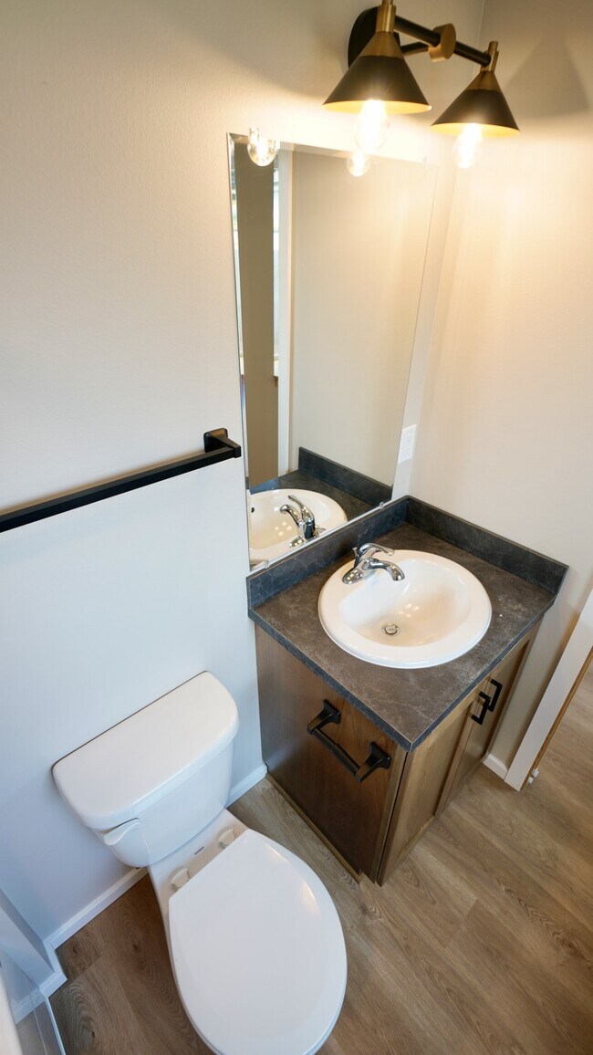 Building Photo - Baker Street Lofts