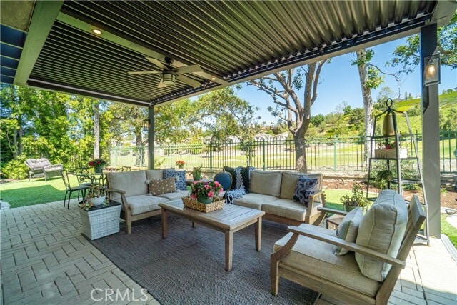 Building Photo - 11 Willowglade