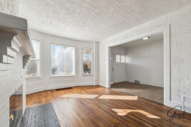 Building Photo - 1162 Virginia Park St