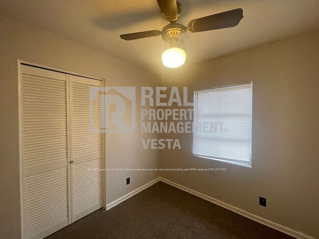 Building Photo - 4342 Pinedale Dr