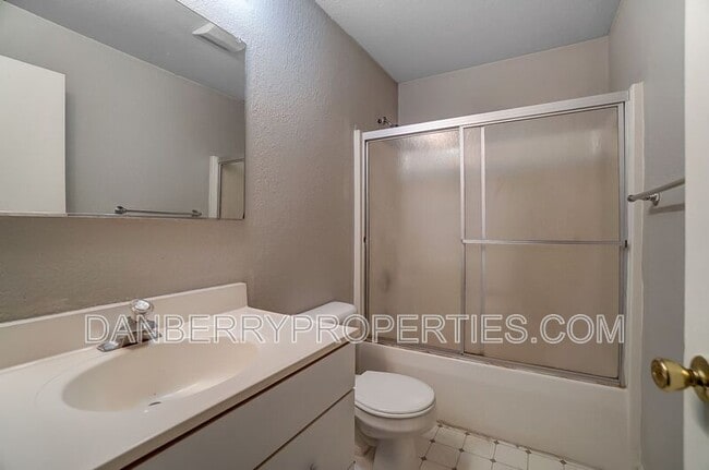 Building Photo - 3618 Willow Run Dr