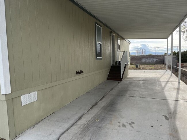 Building Photo - 5303 E Twain Ave