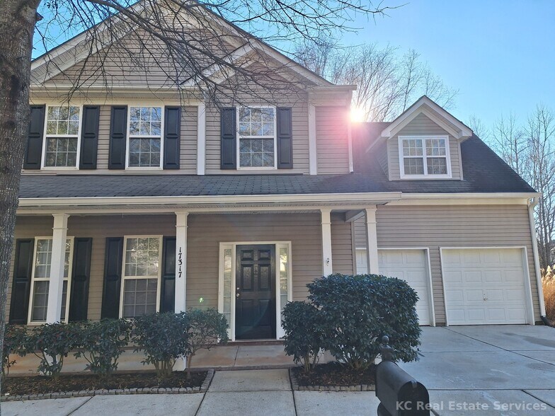 Building Photo - 17317 Grand Central Way