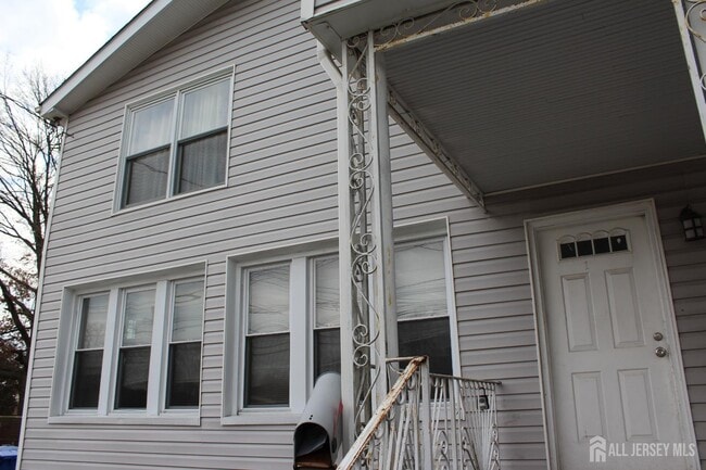 Building Photo - 899 Green St