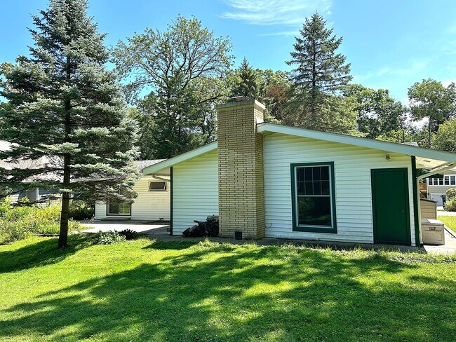 Building Photo - 856 Brickley Dr