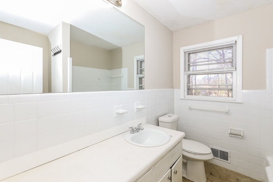 Building Photo - 4775 Ben Hill Rd