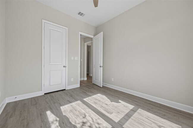 Building Photo - 17371 Merigold Hts Dr