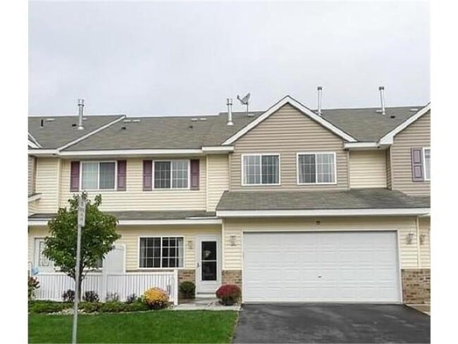 Primary Photo - 3553 Sterling Heights Dr