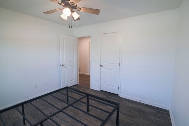Building Photo - Upscale Home On Queens Mill Ct AVAILABLE NOW!