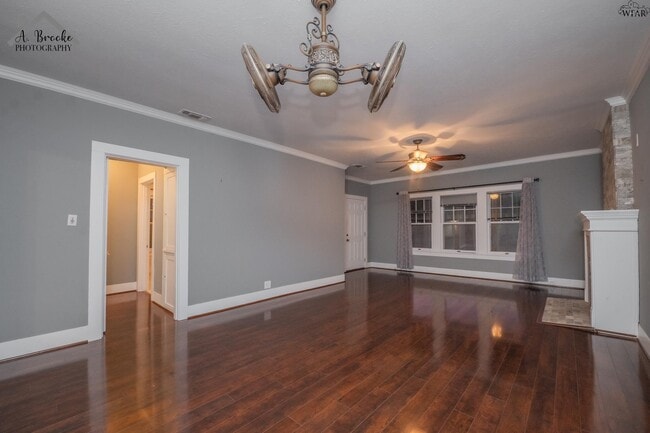 Building Photo - 2003 Arthur St