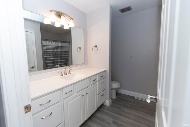 Building Photo - 7877 Marywood Dr