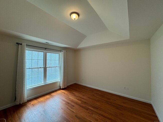 Building Photo - 24 Oak Branch Dr