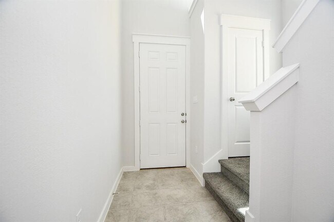 Building Photo - 7542 Coral Ter Dr