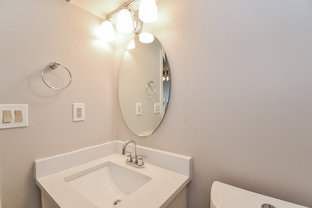 Building Photo - 2032 Lown Farm Ln