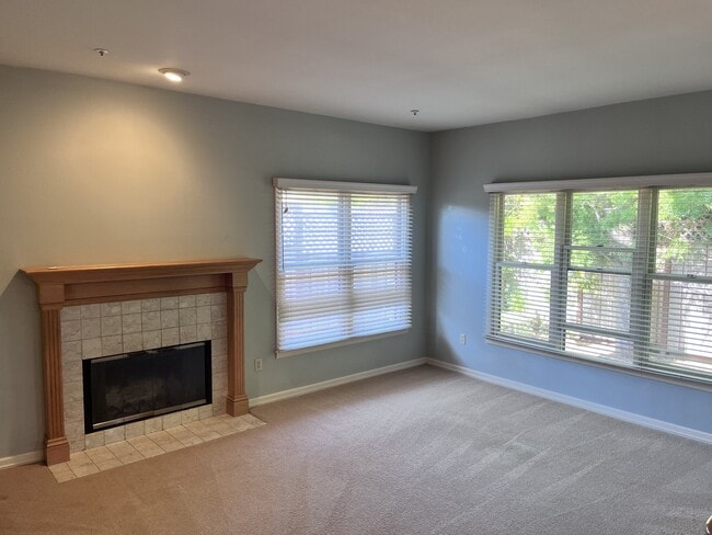 Building Photo - 623 Seabright Ave