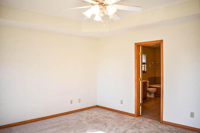 Building Photo - 505 Falcon Heights