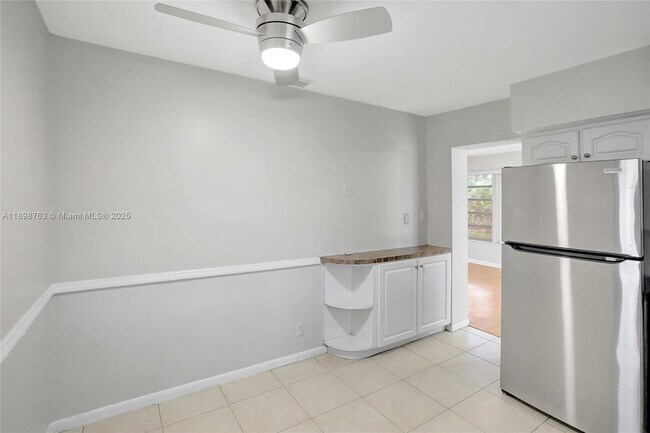 Building Photo - 5386 Balsam Terrace