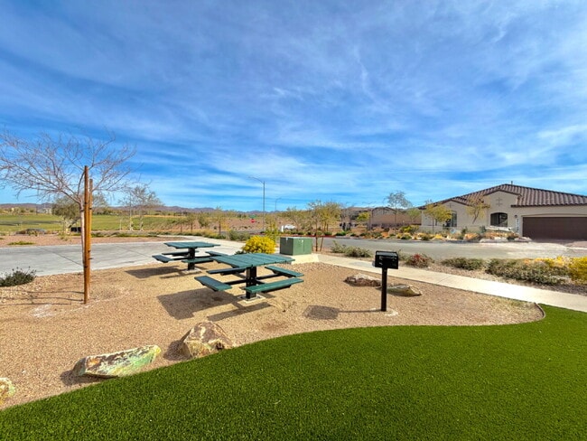 Building Photo - 3 Bedroom Townhome for Rent in Cadence Henderson | Solar Home | Master-Planned Community Near Las...
