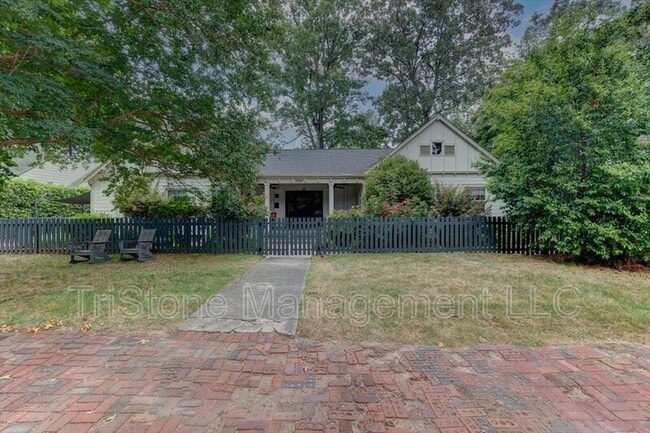 Building Photo - 2020 Tippah Ave