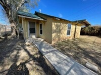 Building Photo - Located in Portales!! Cozy 1 bed!