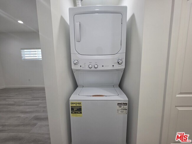 Building Photo - 25226 Loytan St