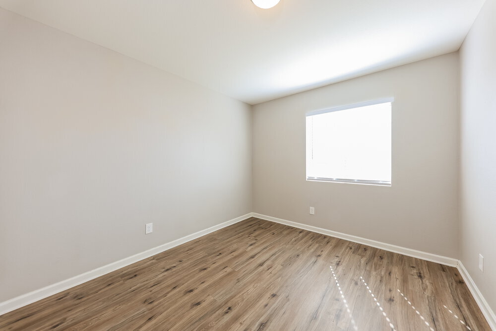 Building Photo - 7631 W Cinnabar Ave