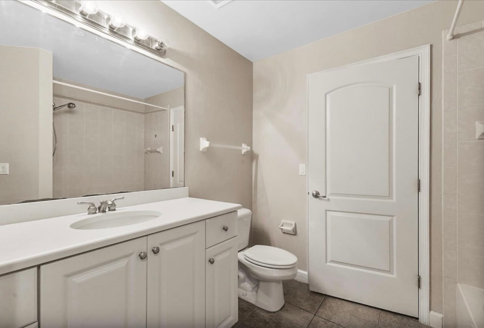 Building Photo - 424 Luna Bella Ln