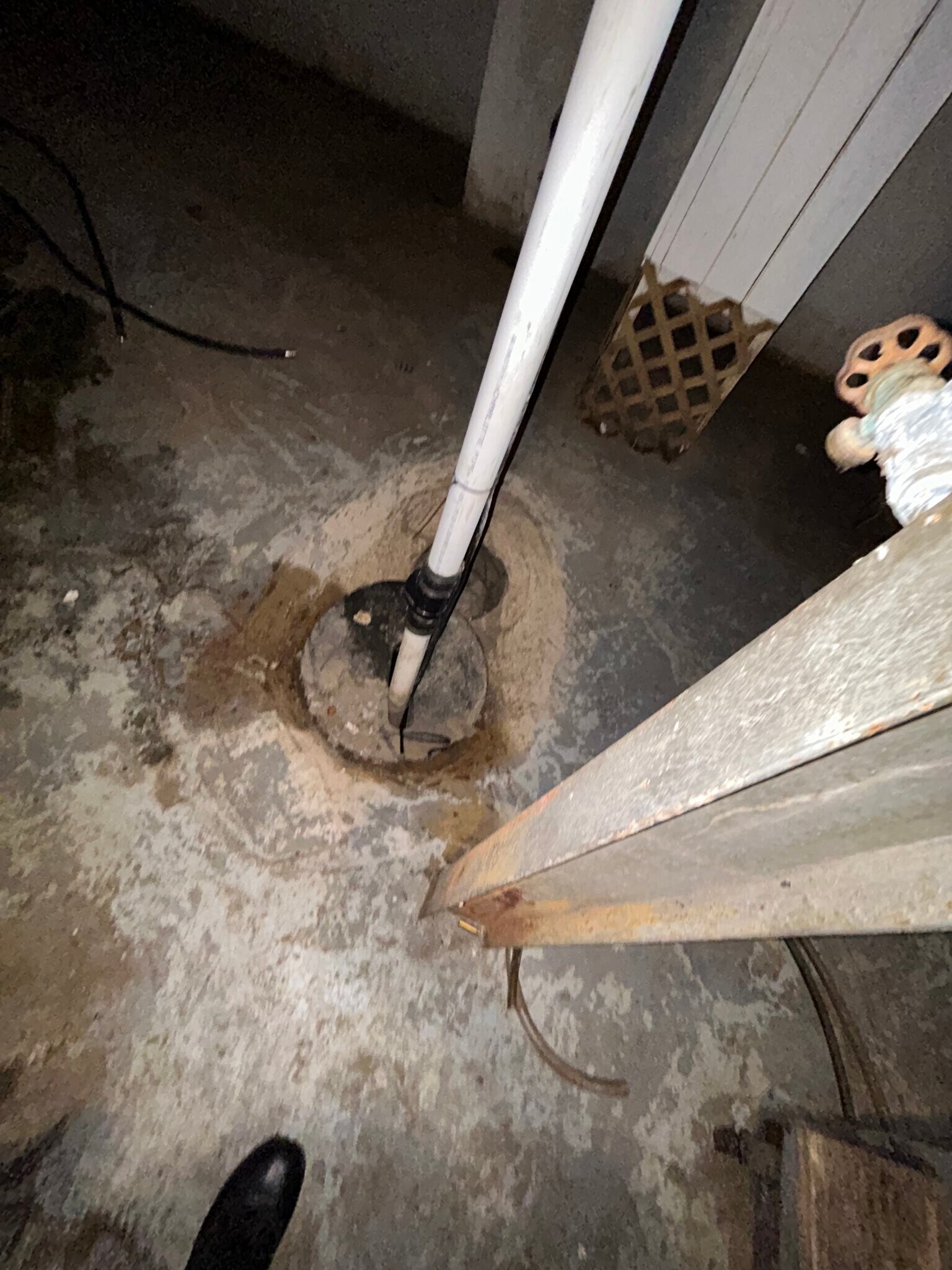 Building Photo - 2525 Tyrell Dr