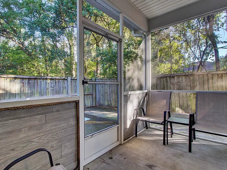 Building Photo - 1052 Lexi Ct