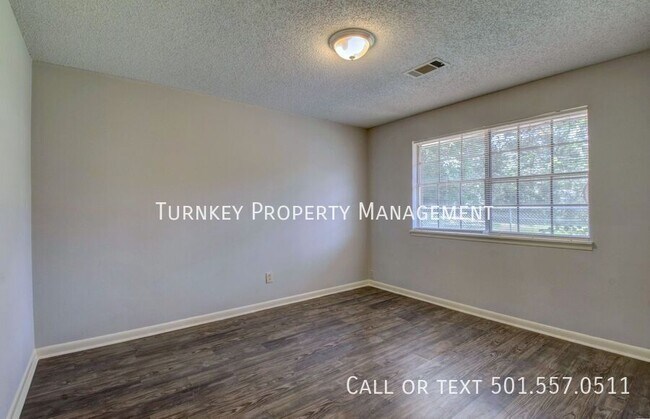 Building Photo - 2 E Laramie Dr