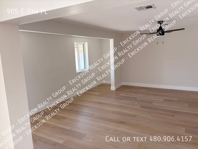 Building Photo - 905 E 7th Pl