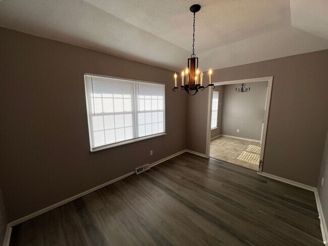 Building Photo - Spacious 3-Bed/2-Bath Home in Independence!