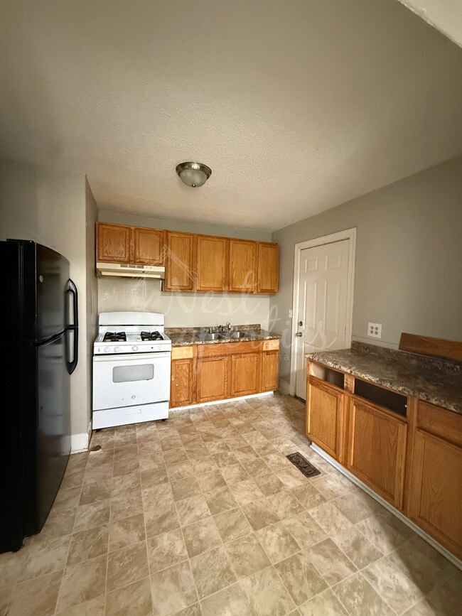 Building Photo - 1429 Jerome Dr