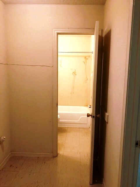 Building Photo - 1201 W 1st St