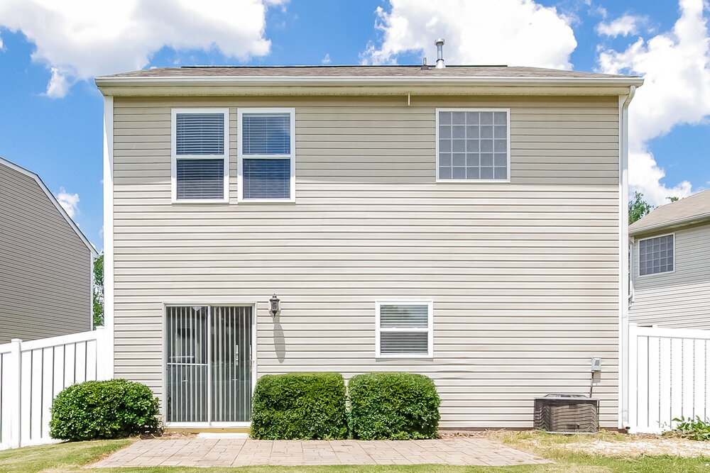 Building Photo - 910 Willow Wind Dr