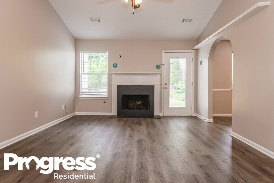 Building Photo - 317 Brookside Dr